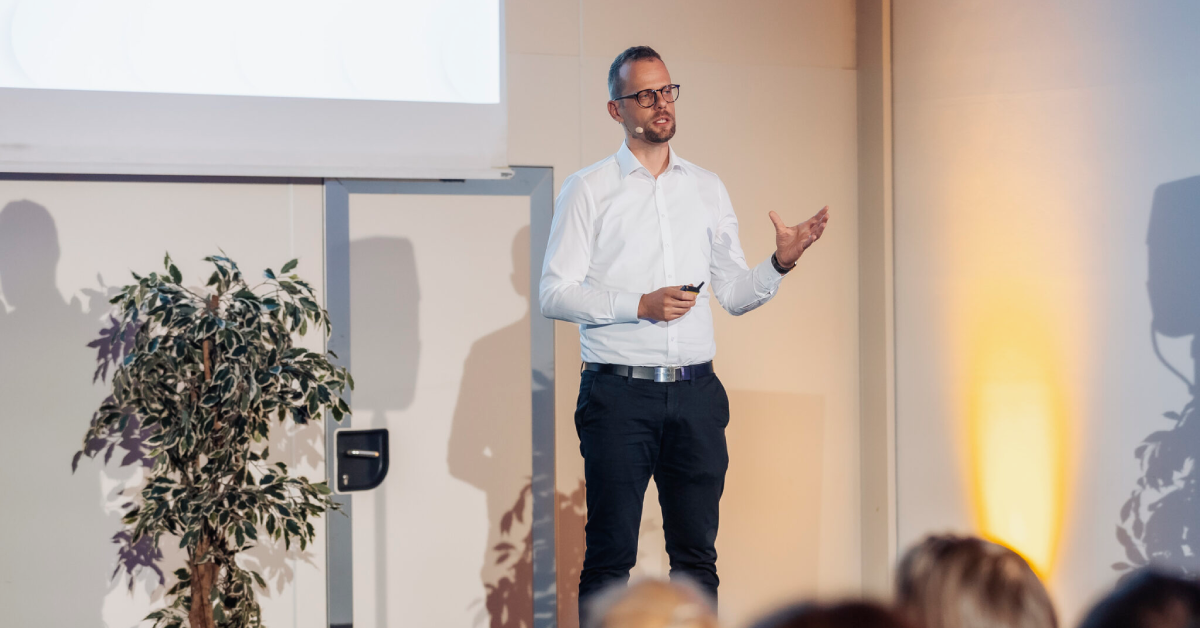 Miloš Suša at the Super Brand Club event on measuring brand strength with the Brand Lift Study - iPROM - Miloš Suša