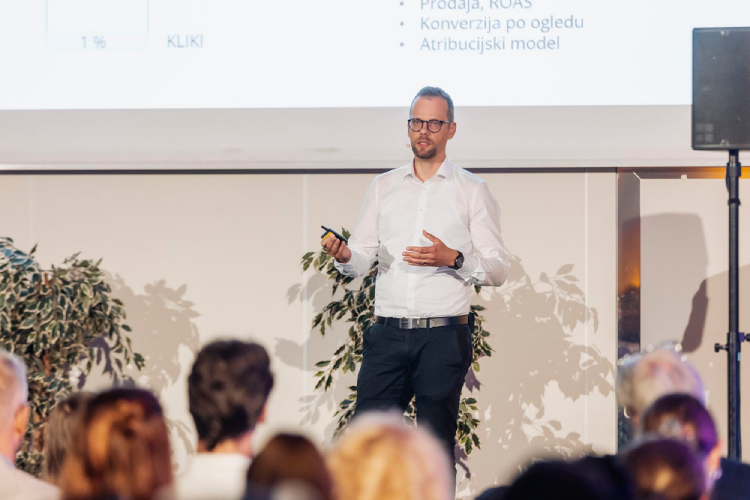 Miloš Suša at the Super Brands event on measuring brand strength with the Brand Lift Study - iPROM - Miloš Suša